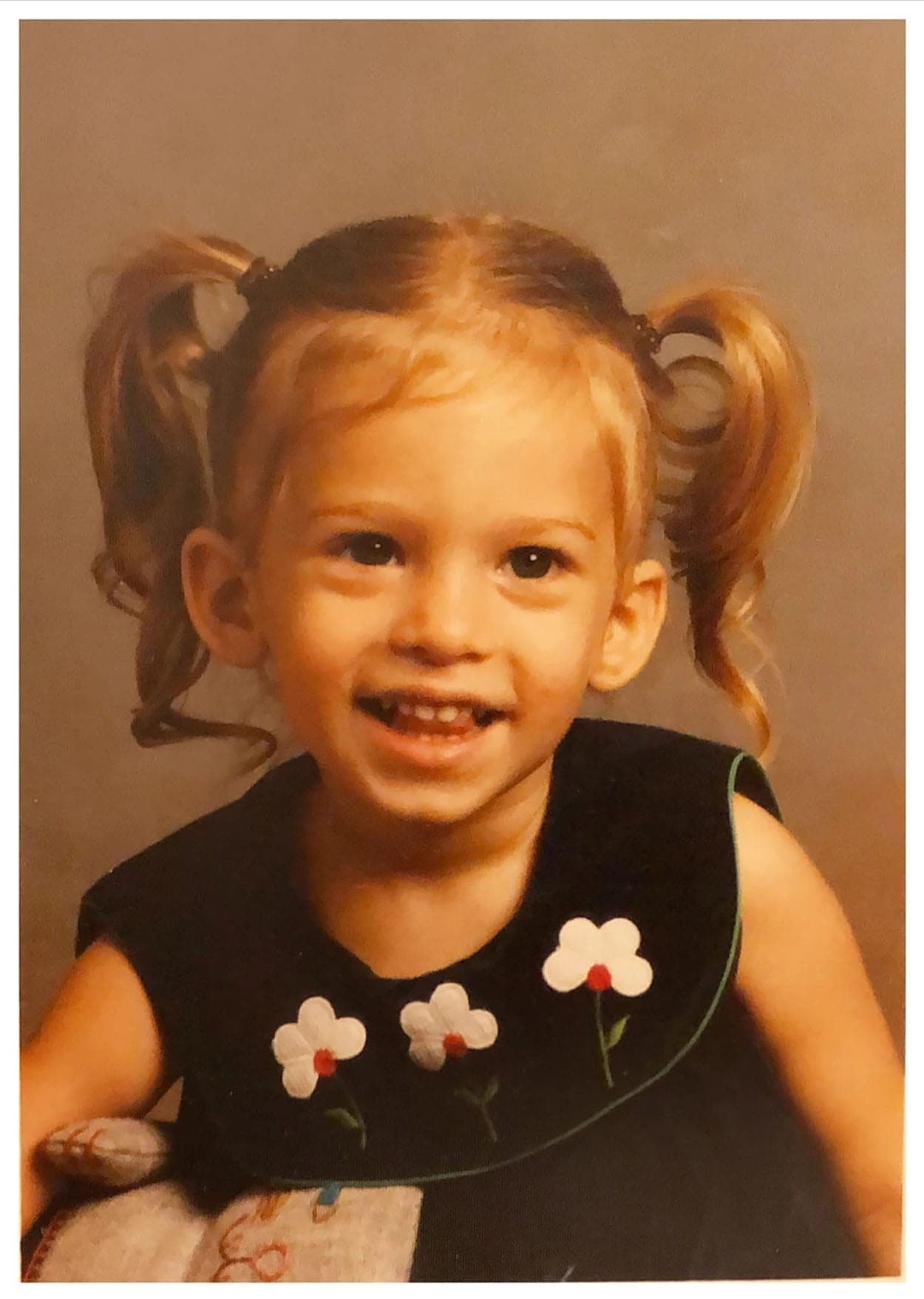 Bea, Founder and Social Media Strategist at age 4.